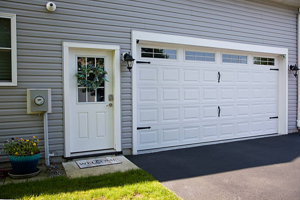 24/7 Emergency Garage Door Panel Replacement experts in Horse Shoe, NC